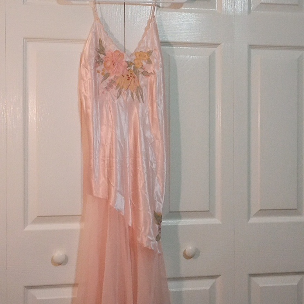 Vintage intimate sleepwear night gown